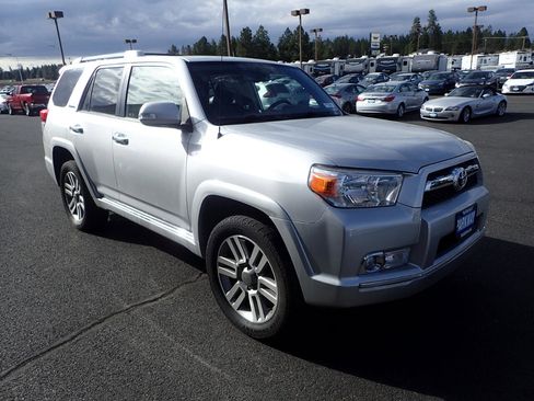 Used 2012 Toyota 4Runner Limited image 7