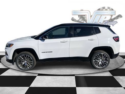 Certified 2022 Jeep Compass Limited w/ Elite Group image 5