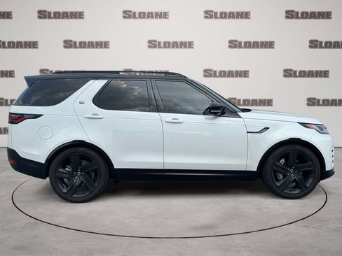 Used 2024 Land Rover Discovery Dynamic SE AWD/4WD image 6
