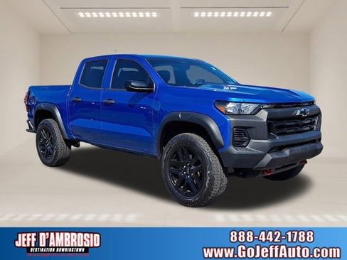 Used 2024 Chevrolet Colorado Trail Boss w/ Technology Package image 1