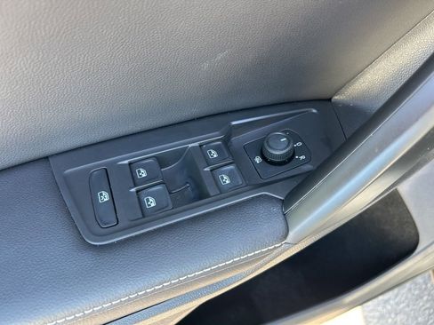 Used 2024 Volkswagen Tiguan S image 18