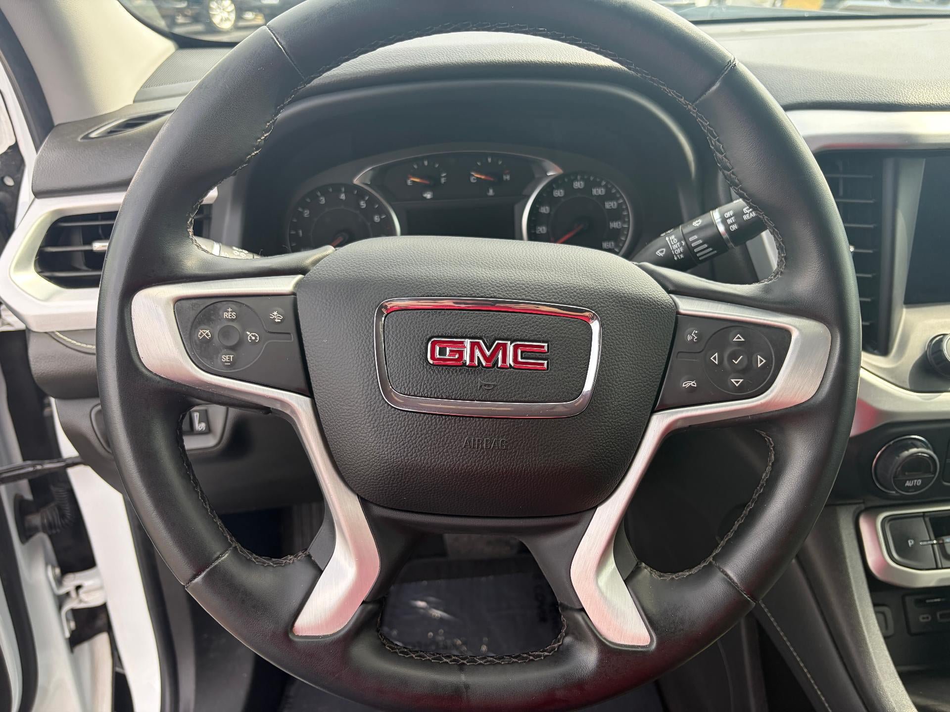Used 2023 GMC Acadia SLT FWD image 18