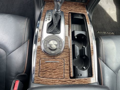 Used 2020 Nissan Armada SL image 23