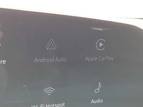 Used 2025 Cadillac XT4 Premium Luxury image 4