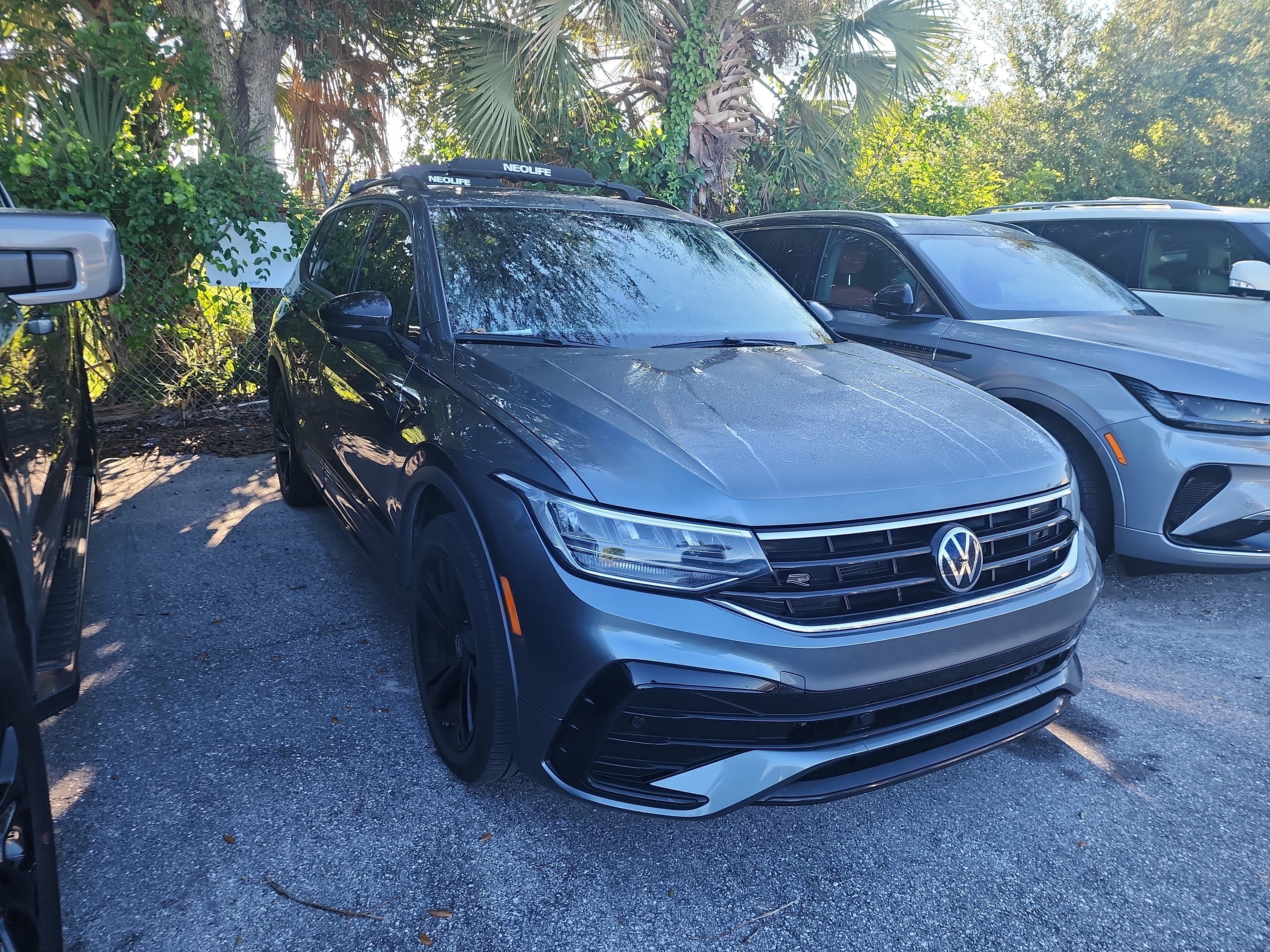 Used 2023 Volkswagen Tiguan SE R-Line FWD image 3