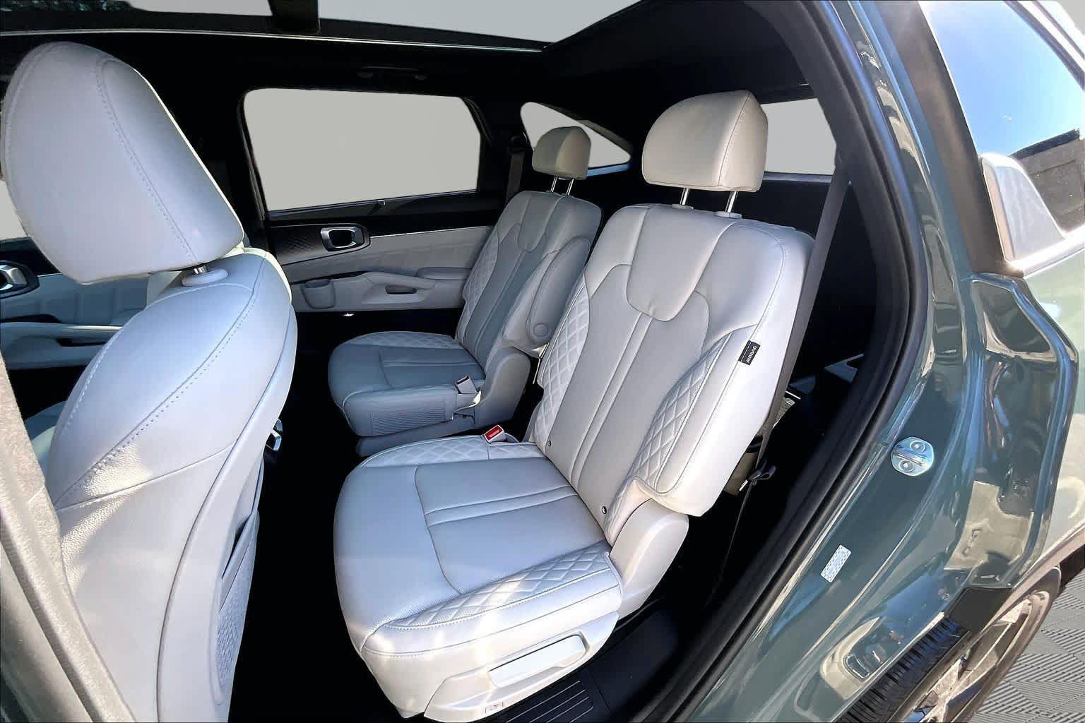 Used 2025 Kia Sorento SX Prestige AWD/4WD image 21