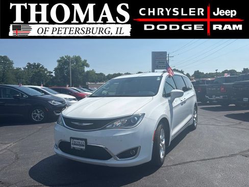 Used 2020 Chrysler Pacifica Touring-L Plus w/ Tire & Wheel Group FWD image 3