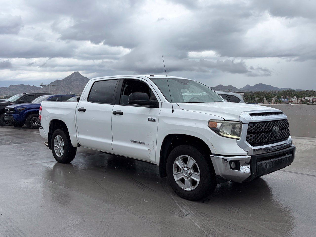 Used 2019 Toyota Tundra SR5 w/ SR5 Convenience Package RWD image 10