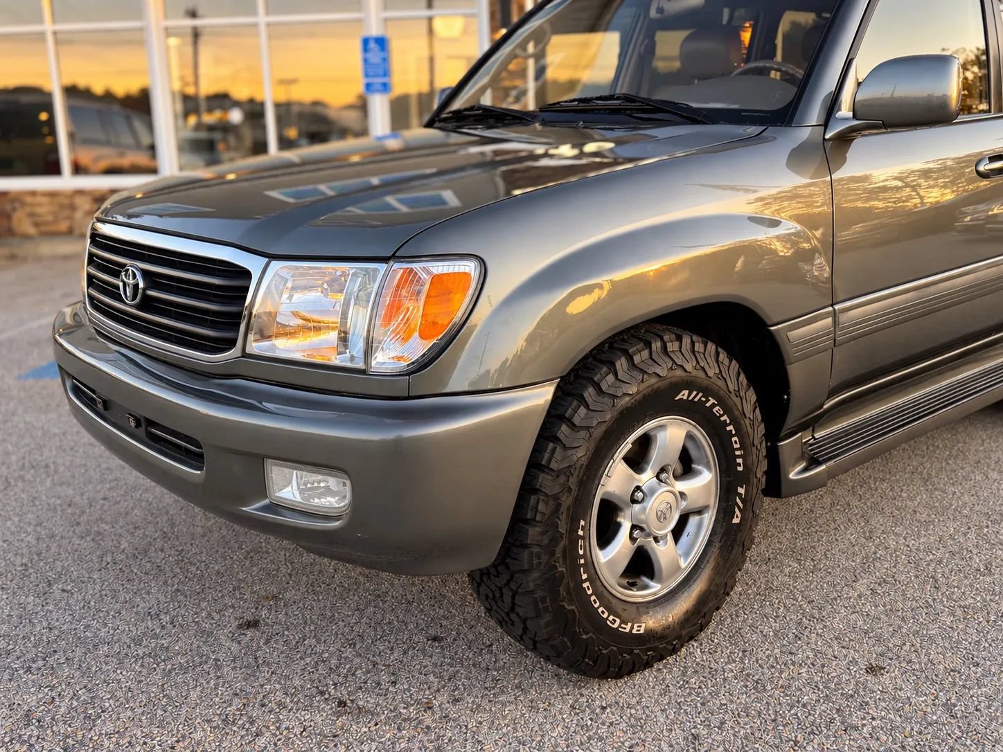 Used 2002 Toyota Land Cruiser w/ Convenience Pkg AWD/4WD image 11