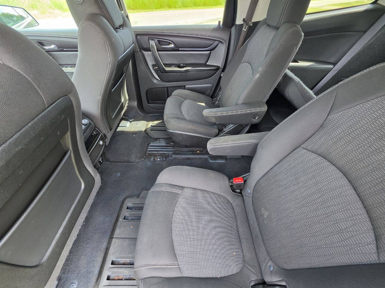 Used 2015 Chevrolet Traverse LT w/ Style and Technology Package AWD/4WD image 5