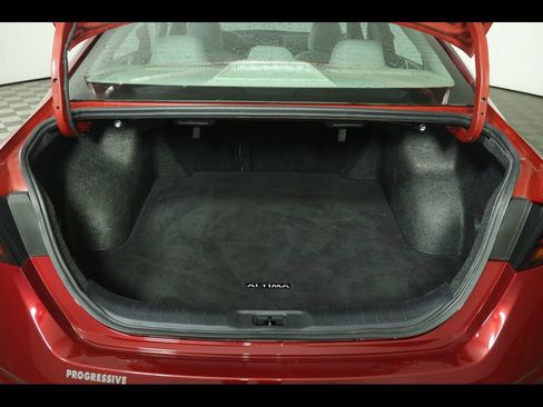 Used 2025 Nissan Altima 2.5 SV image 10