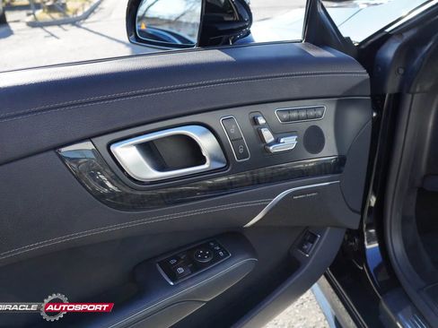 Used 2018 Mercedes-Benz SL 550 image 16