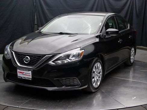 Used 2017 Nissan Sentra S image 6