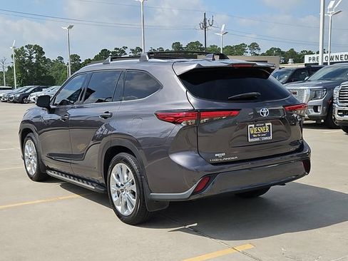 Used 2022 Toyota Highlander Limited FWD image 7
