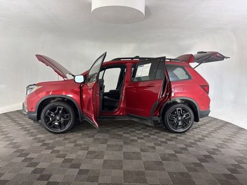 Certified 2024 Honda Passport Black Edition image 12