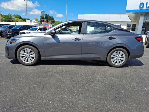 Used 2025 Nissan Sentra S FWD image 2