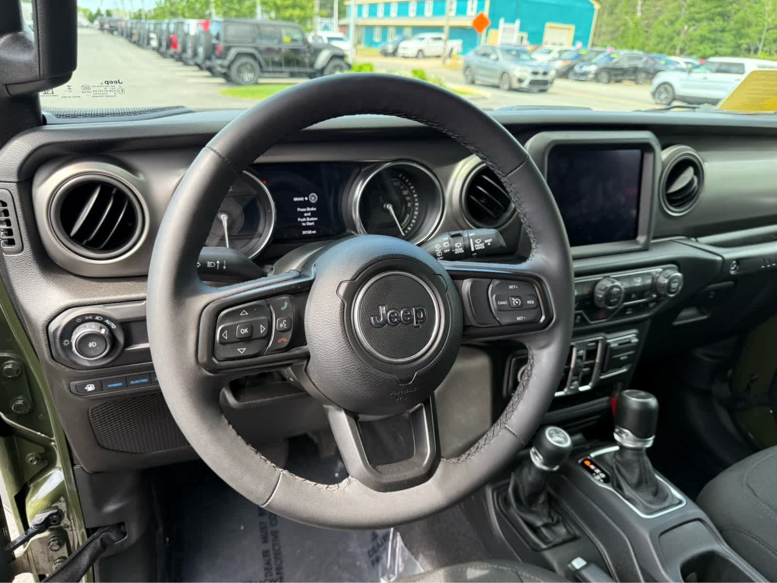 Used 2023 Jeep Wrangler Unlimited w/ Sun & Screen Package AWD/4WD image 17