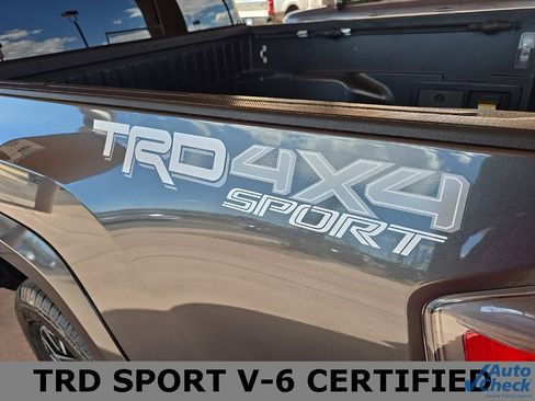 Used 2022 Toyota Tacoma TRD Sport image 12