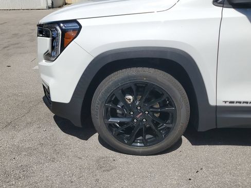 Certified 2023 GMC Terrain SLT w/ Elevation Edition FWD image 4