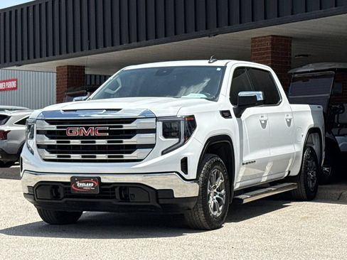 Used 2023 GMC Sierra 1500 SLE AWD/4WD image 3