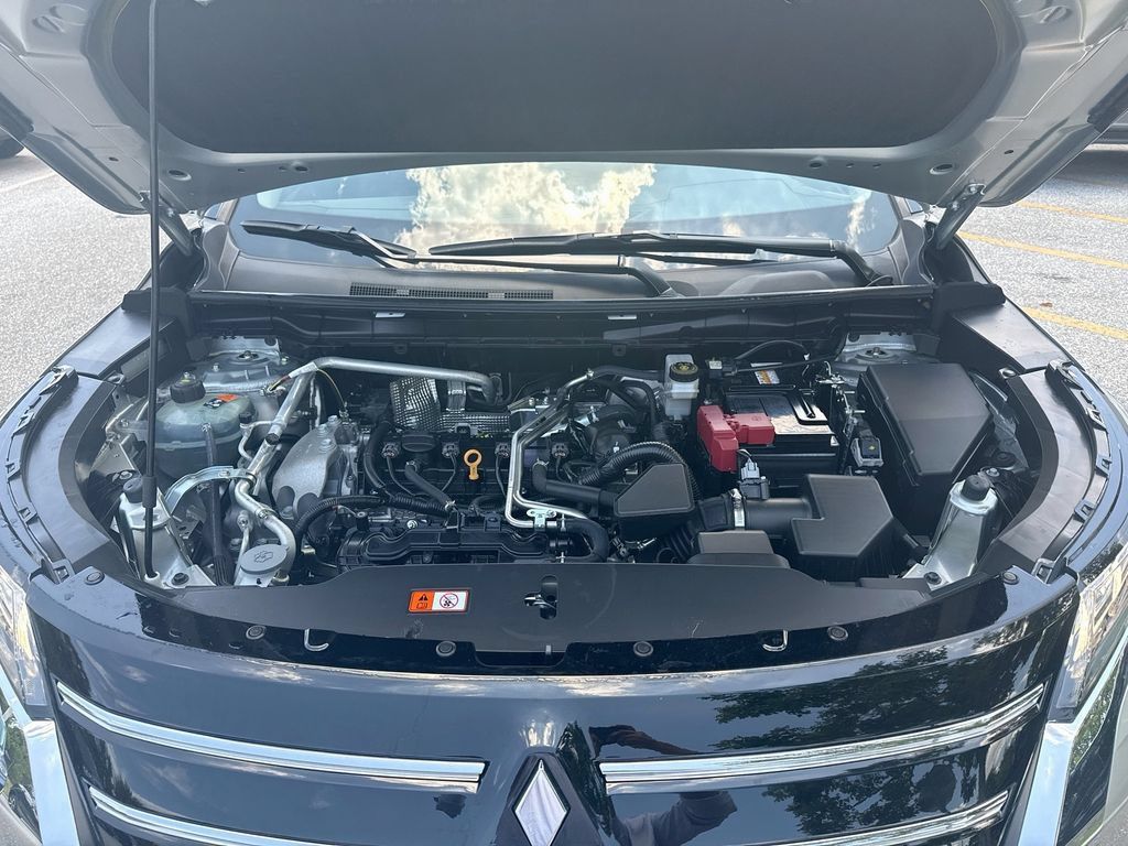 Used 2025 Mitsubishi Outlander ES FWD image 32