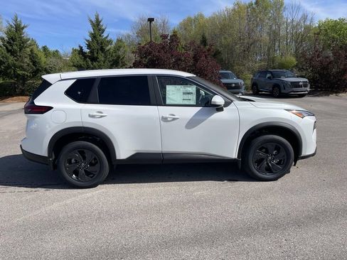 New 2026 Nissan Rogue SV FWD image 2