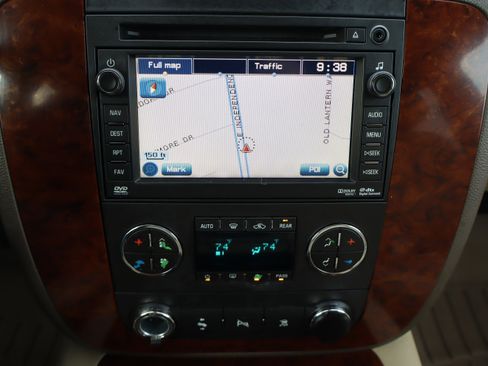 Used 2011 Chevrolet Tahoe LTZ image 28