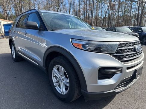 Used 2023 Ford Explorer XLT image 7