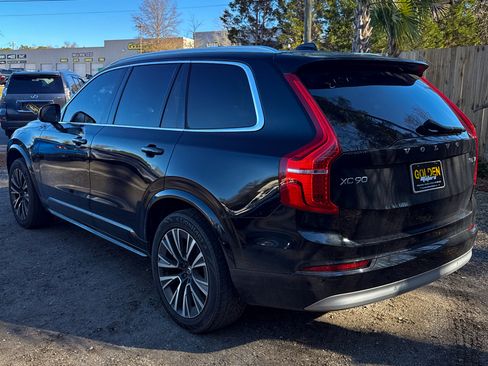 Used 2022 Volvo XC90 T6 Momentum image 9