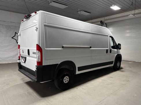 Used 2024 RAM ProMaster 2500 w/ Convenience Group FWD image 7