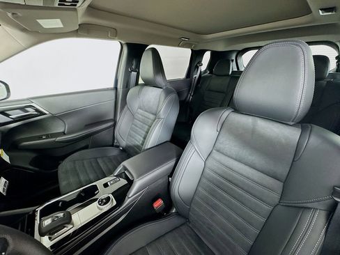 New 2026 Mitsubishi Outlander SE FWD image 22