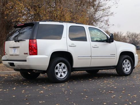Used 2011 GMC Yukon SLT w/ SLT-2 Equipment Package image 5
