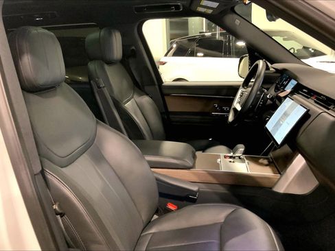 Used 2025 Land Rover Range Rover Long Wheelbase SE image 8