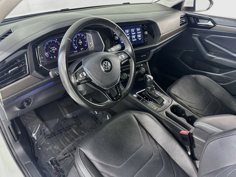 Used 2019 Volkswagen Jetta SEL Premium image 9
