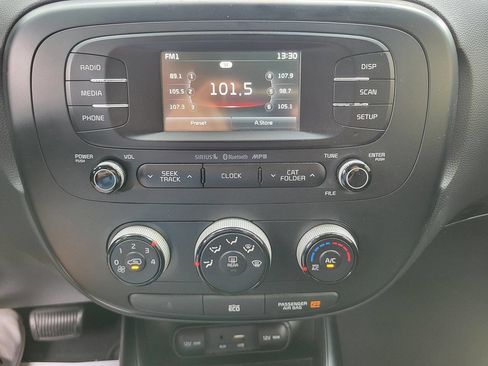 Used 2016 Kia Soul + FWD image 21
