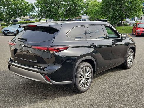 Used 2026 Toyota Highlander Platinum AWD/4WD image 6