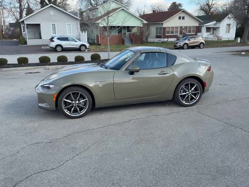 Used 2023 MAZDA MX-5 Miata Grand Touring w/ Weather Package image 2