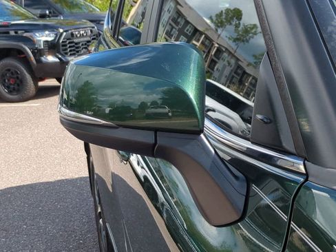 Certified 2023 Toyota Highlander XLE AWD/4WD image 12