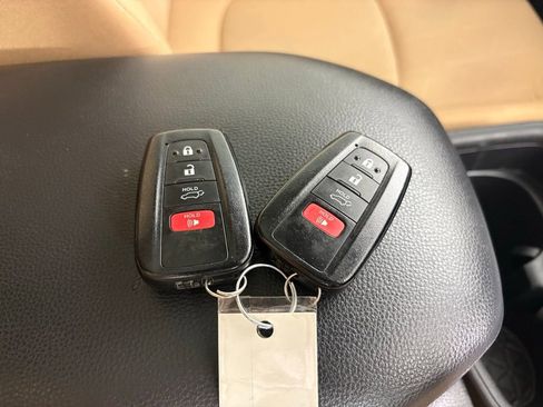 Used 2021 Toyota RAV4 XLE image 45