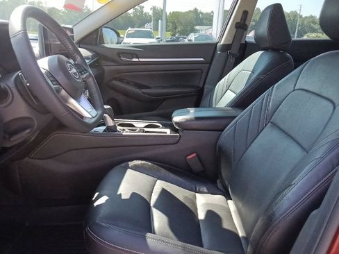Used 2024 Nissan Altima 2.5 SR w/ SR Premium Package FWD image 15