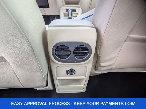 Used 2016 Volkswagen Tiguan S image 15