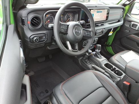 New 2026 Jeep Wrangler Unlimited Rubicon AWD/4WD image 19