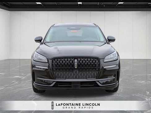 Certified 2025 Lincoln Corsair AWD w/ Equipment Group 101A image 8