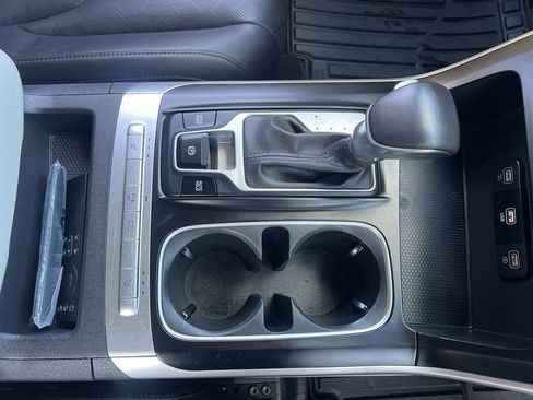 Certified 2024 Kia Carnival LX image 21