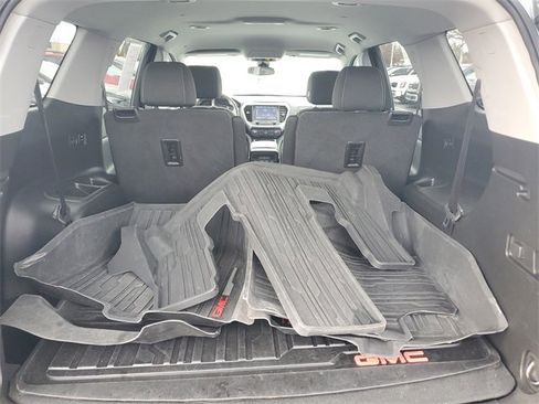 Used 2023 GMC Acadia SLE w/ Driver Convenience Package image 8