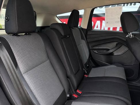 Used 2017 Ford Escape SE AWD/4WD image 12