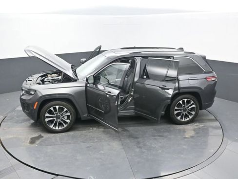 Used 2023 Jeep Grand Cherokee Overland w/ Luxury Tech Group IV image 73