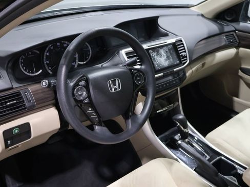 Used 2017 Honda Accord EX image 16