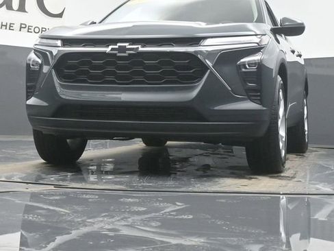 Used 2025 Chevrolet Trax LS w/ LS Convenience Package image 54