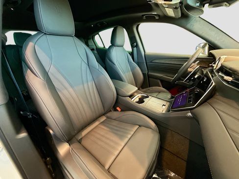 New 2025 Maserati Grecale Modena image 17